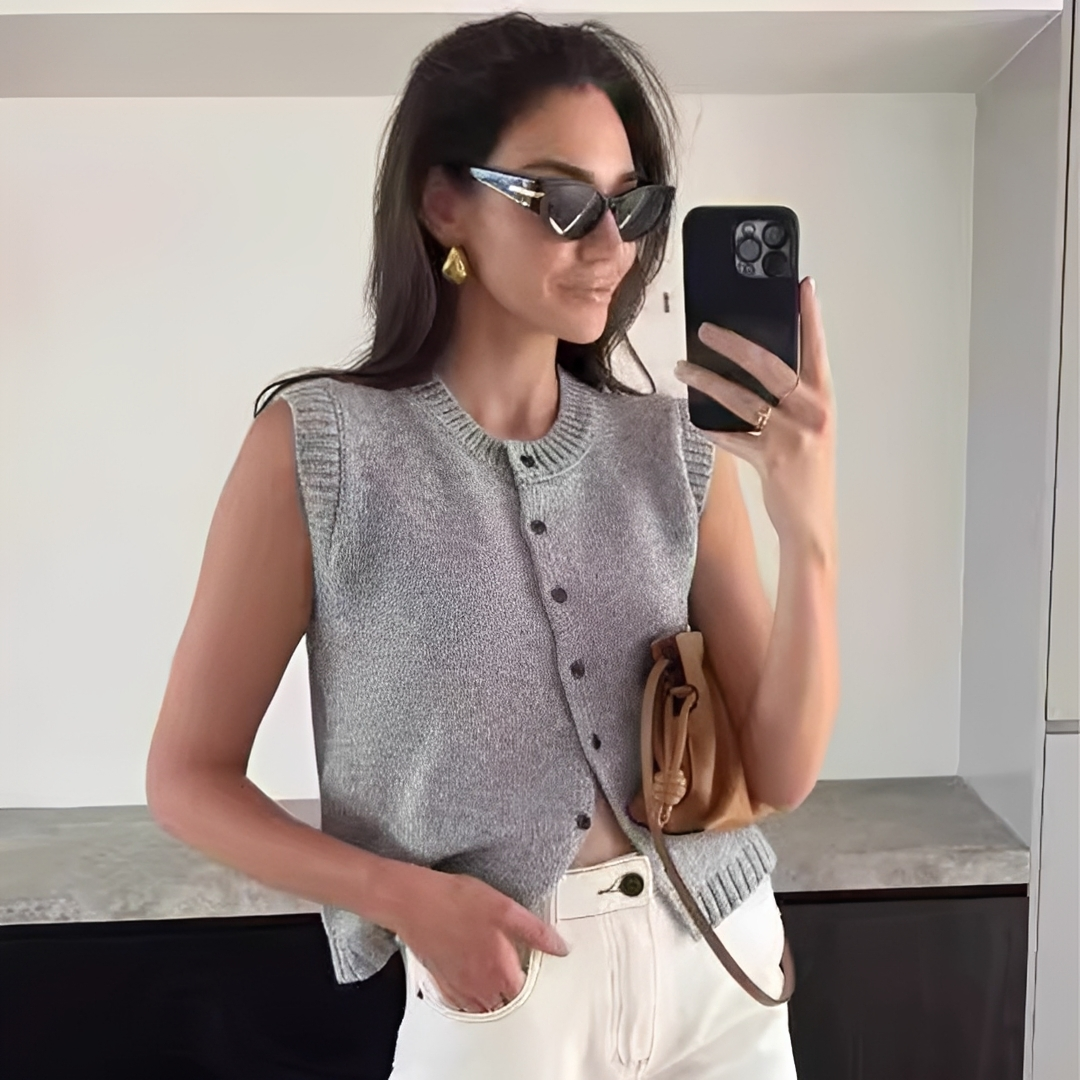 Vevian - Easygoing Buttoned Shirt