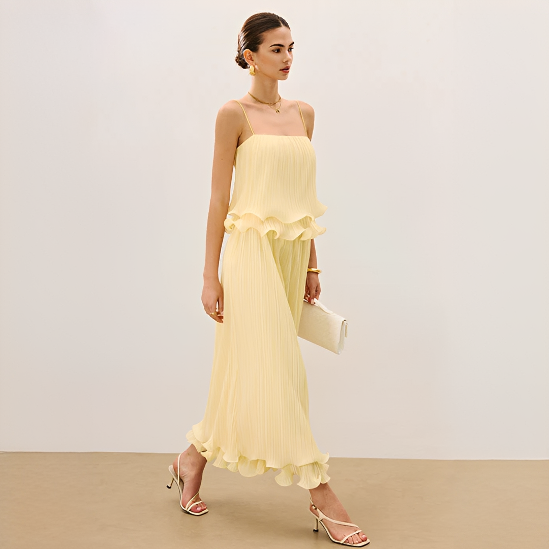 Daphne - Elegant Pleated Skirt Outfit