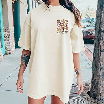 Thea - Fashionable T-shirt with Floral Design