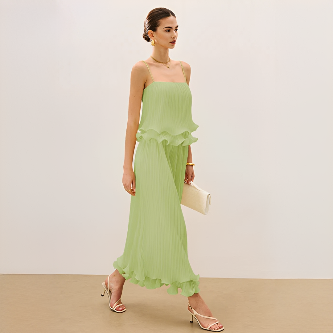 Daphne - Elegant Pleated Skirt Outfit