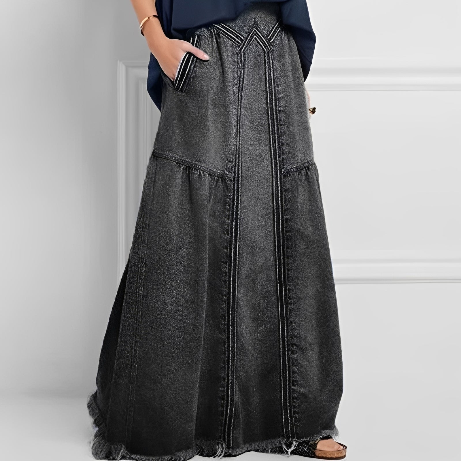 Nella - Fashionable women's denim skirt with pocket