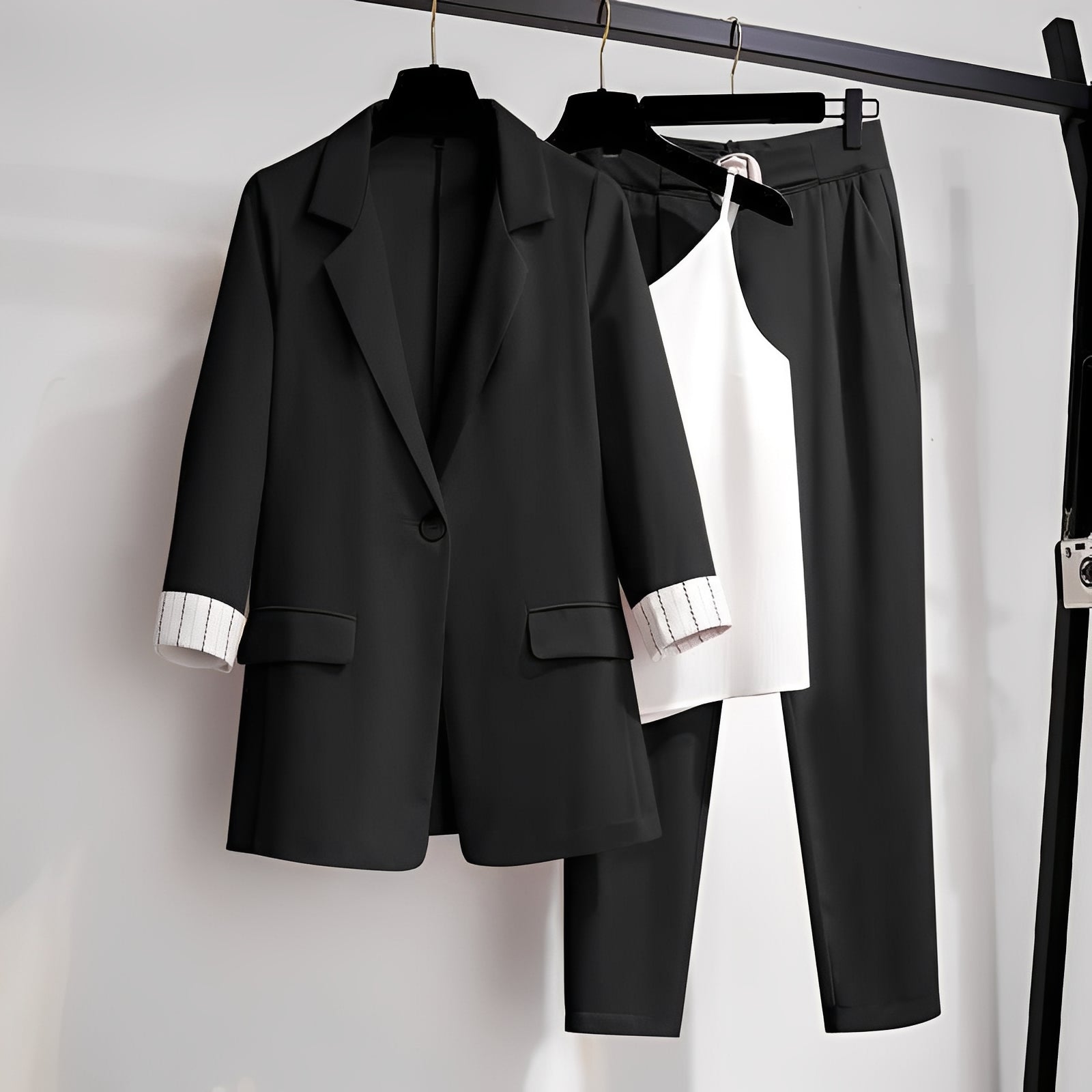 Paula - Chic three-piece blazer set for women