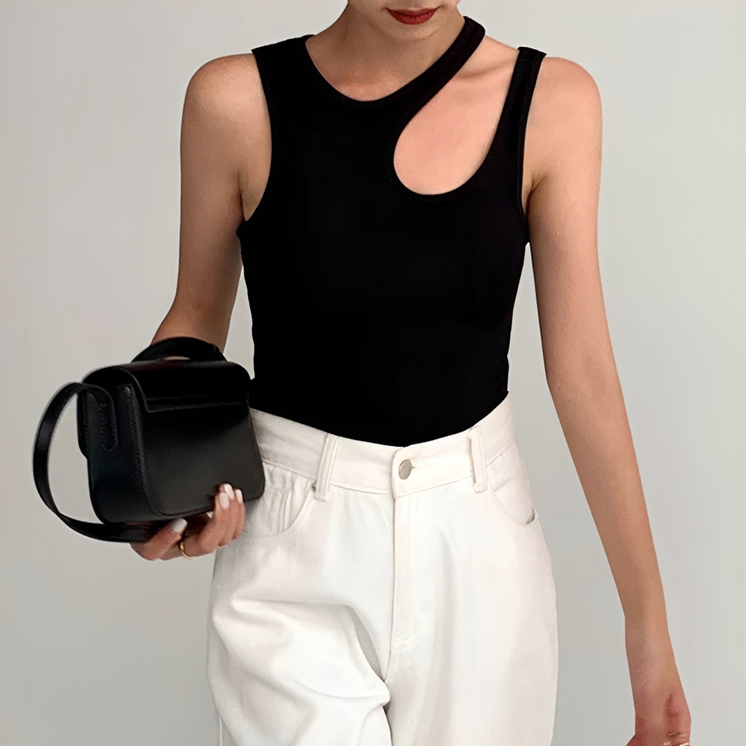 Genesa - Fashionable sleeveless top