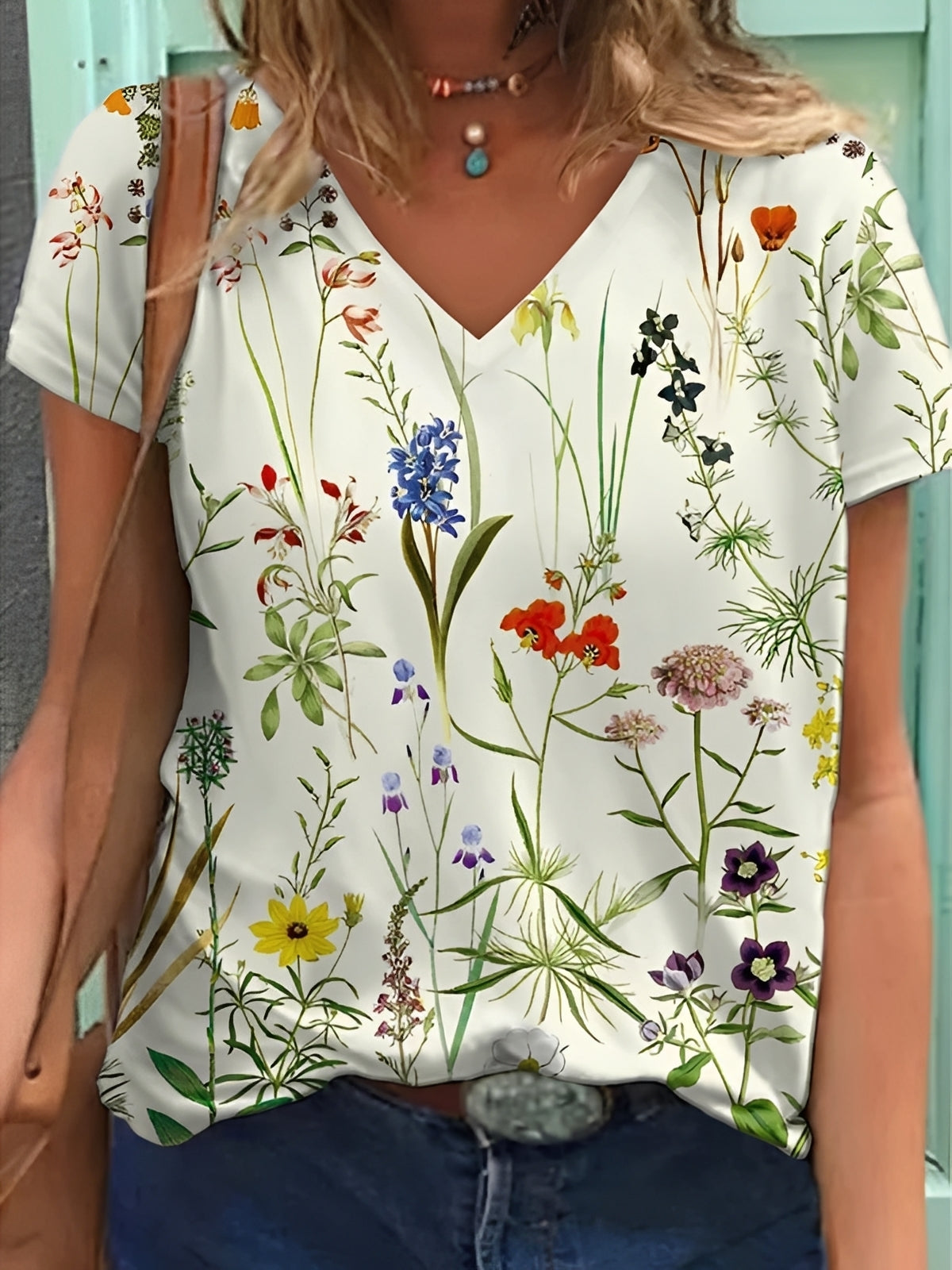 Niki - Trendy women's floral print blouse