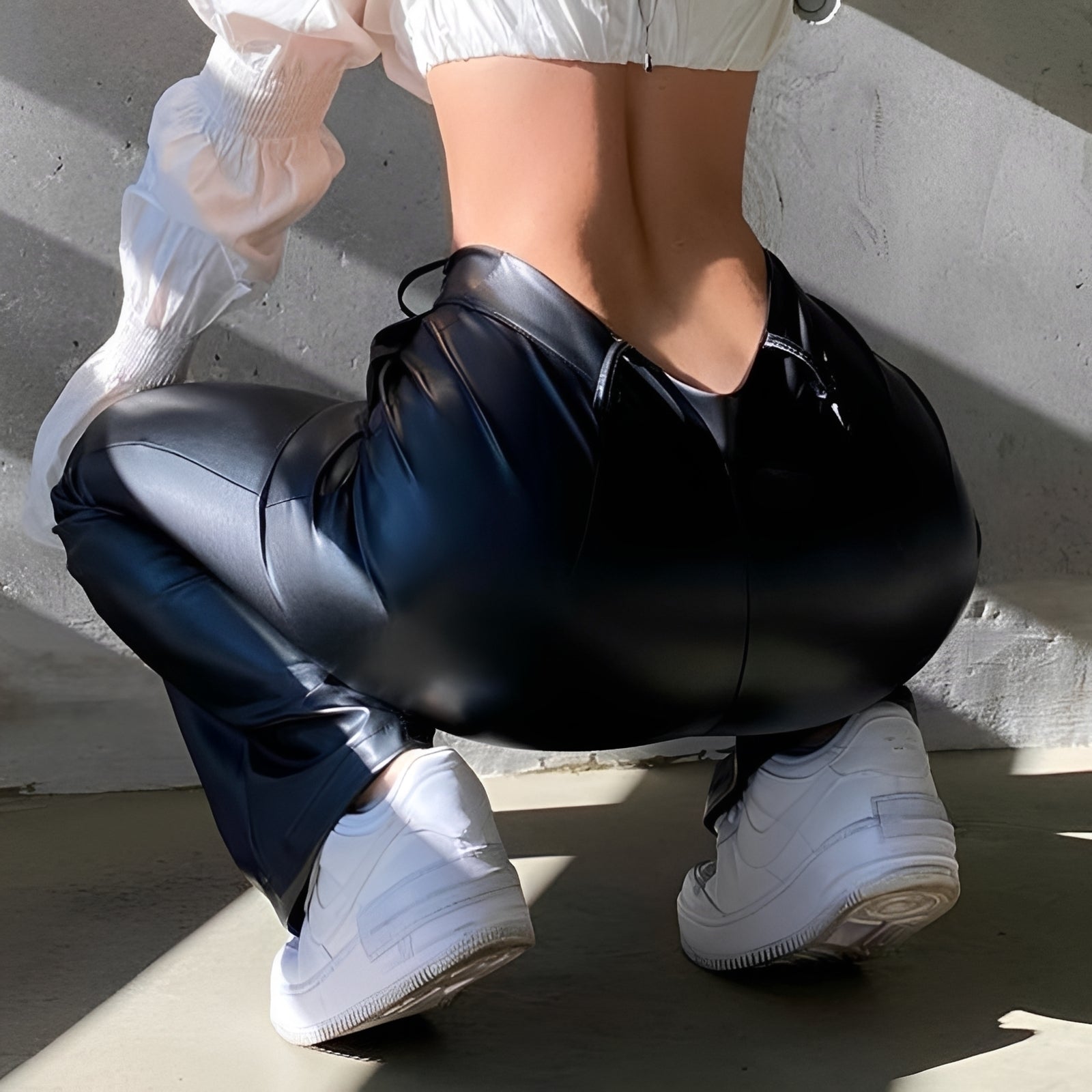 Katerina - Relaxed High-Waisted Flared Pants