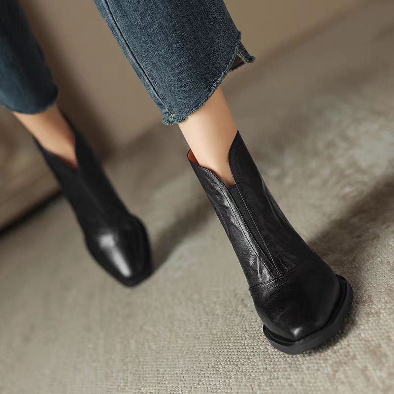 Alissa - Timeless Ankle Boots