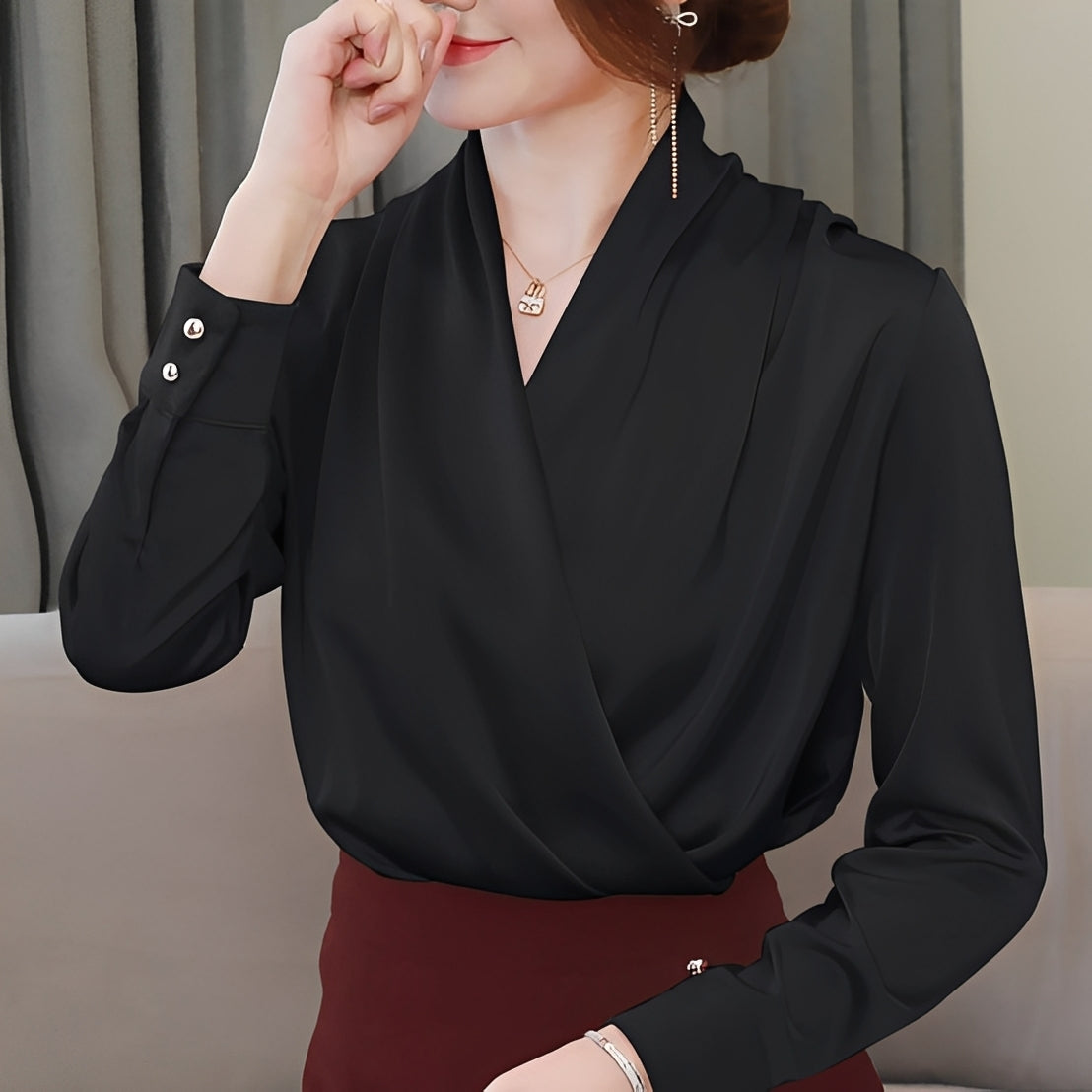 Isabel - Fashionable V-neck Top
