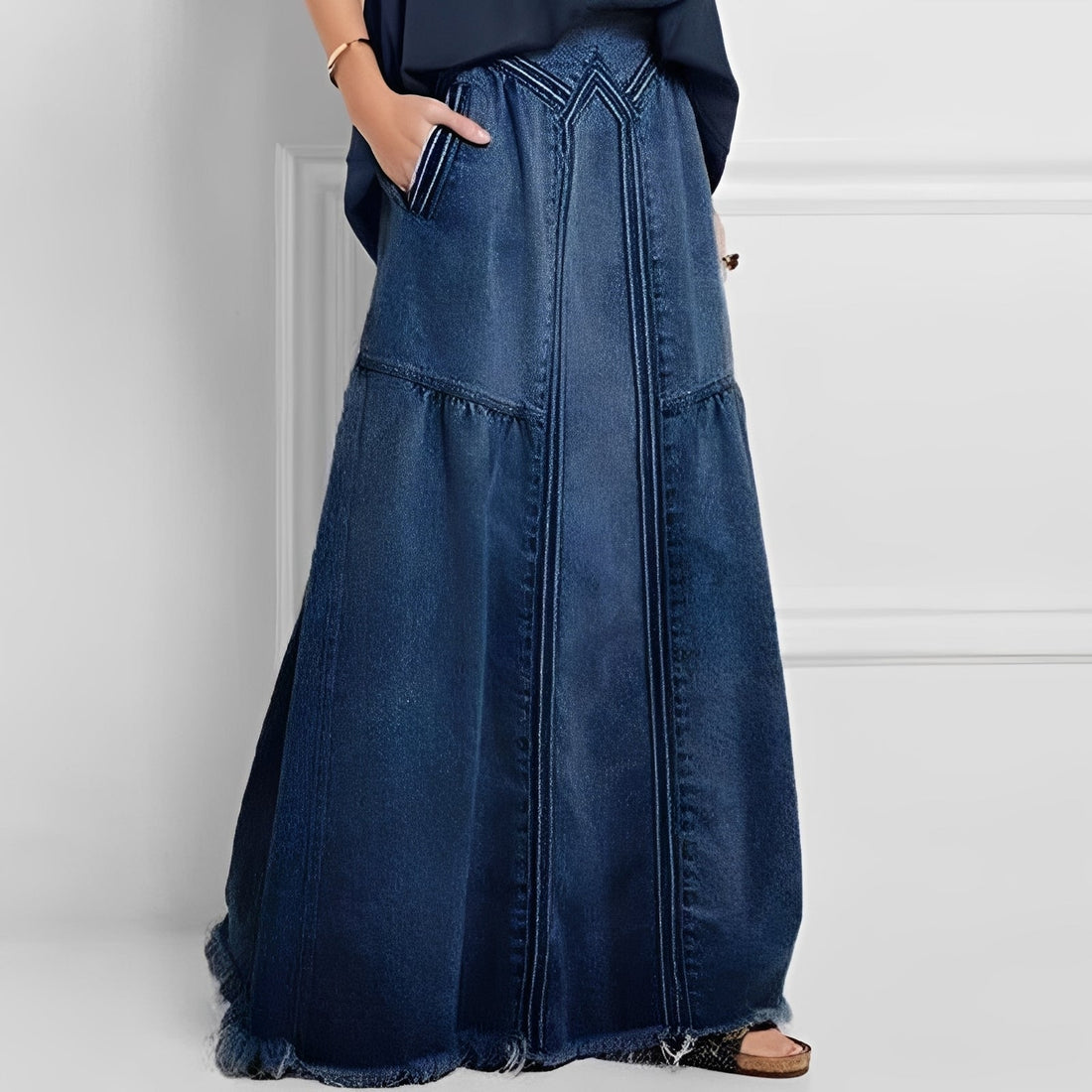 Nella - Fashionable women's denim skirt with pocket