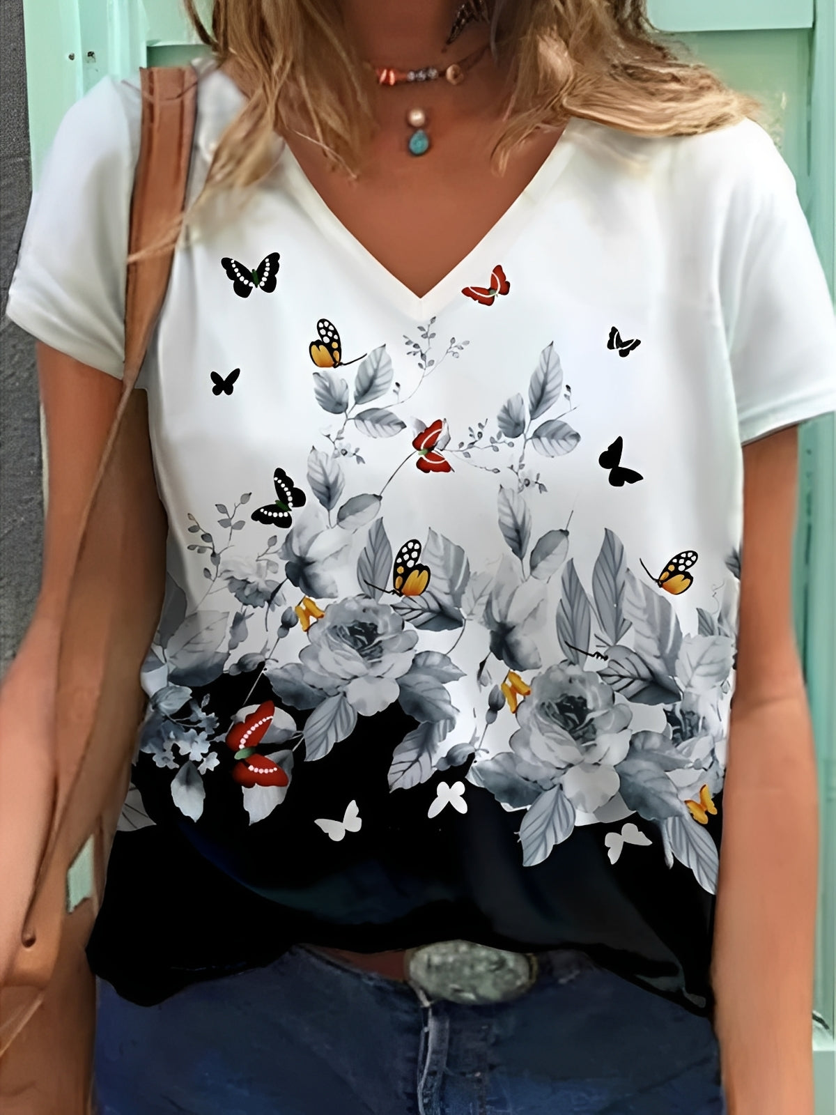Niki - Trendy women's floral print blouse