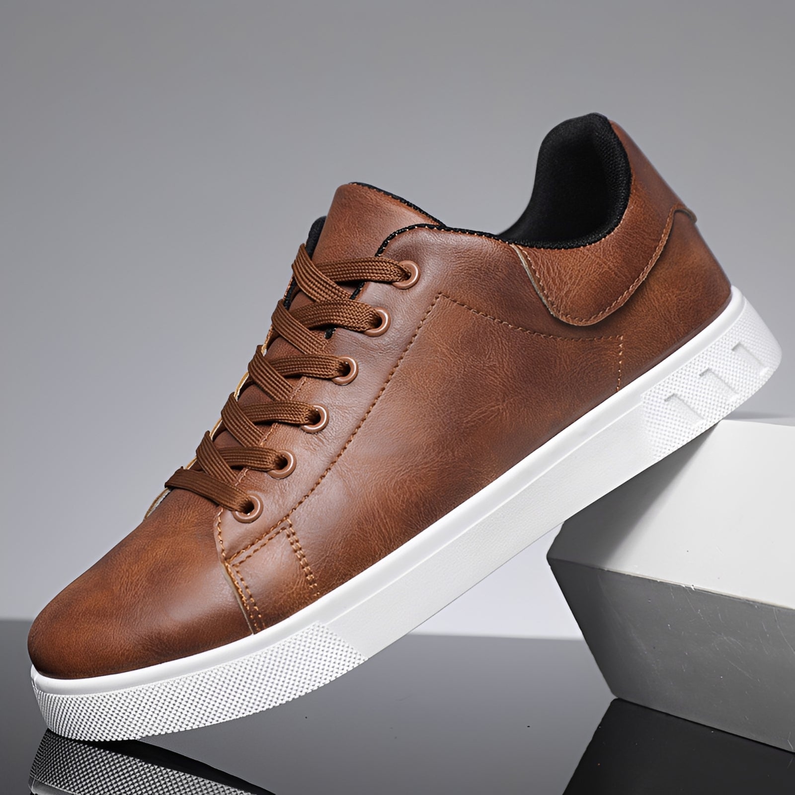 Howell - Everyday Flat Sneakers