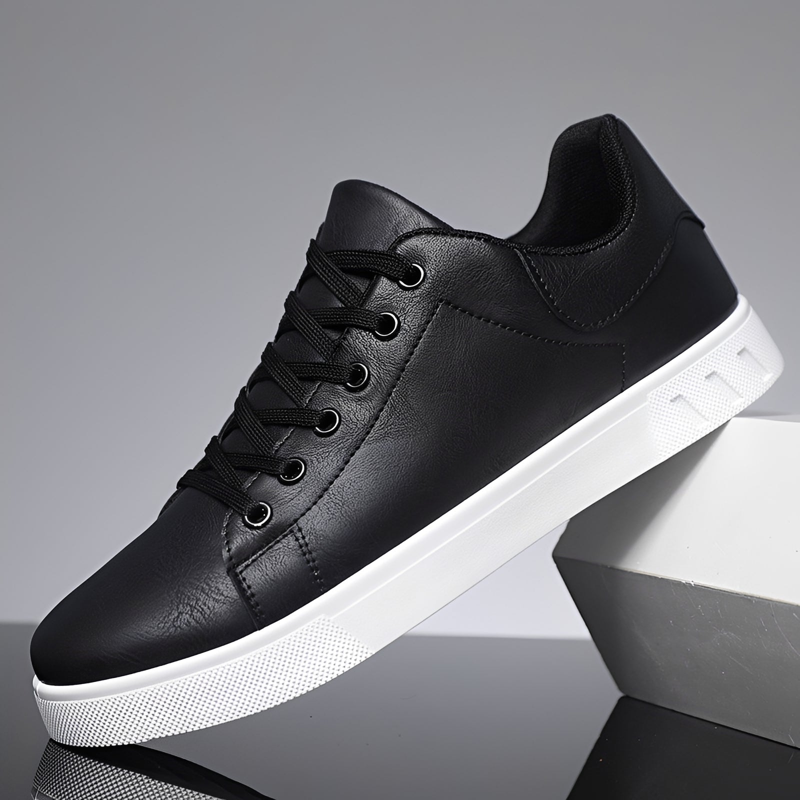 Howell - Everyday Flat Sneakers