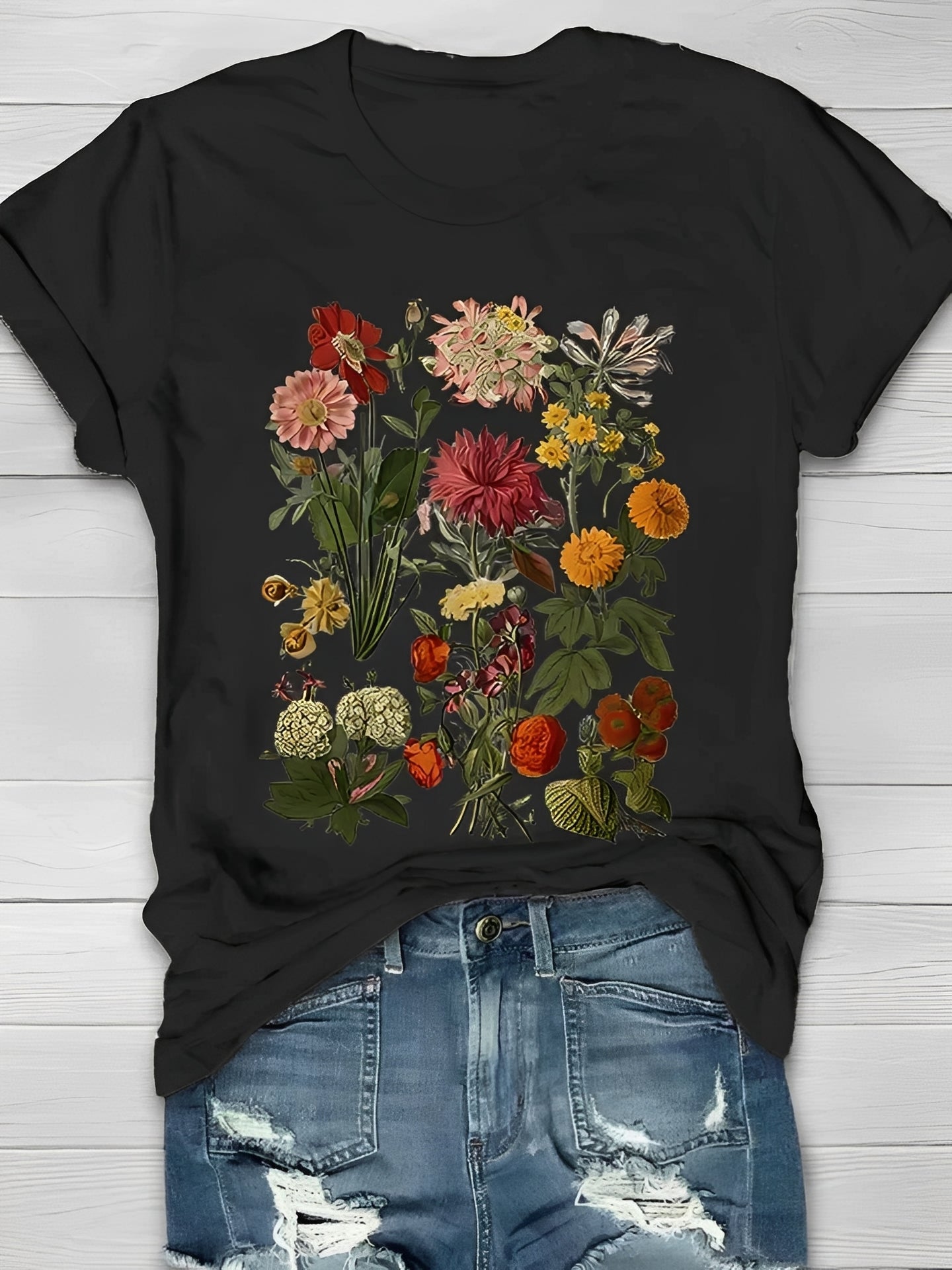 Annalise - Trendy floral pattern t-shirt for women