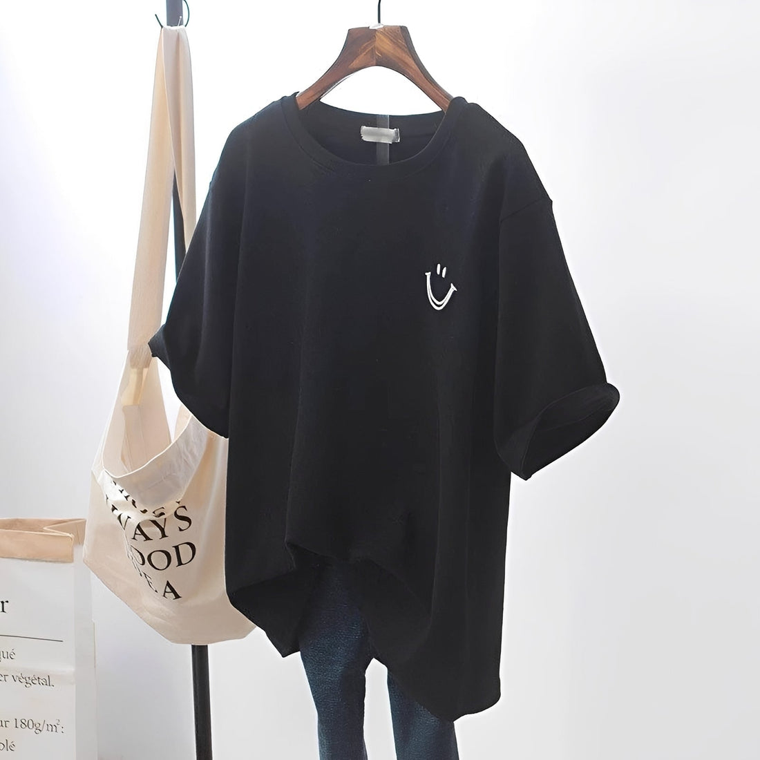 Selina - Stylish Graphic T-shirt